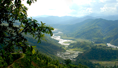 A_beautiful_valley_in_Ganesh_Himal_thumb.jpg