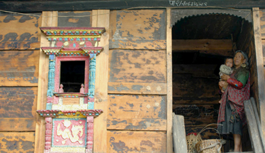 A_traditional_house_in_Ganesh_Himal_Area_thumb.jpg